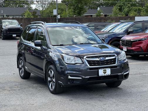 Dark Gray Metallic 2018 Subaru Forester 2.5i Premium