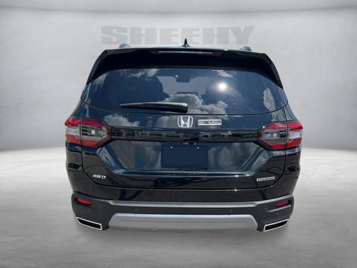 2025 Honda Pilot Touring 8-Passenger