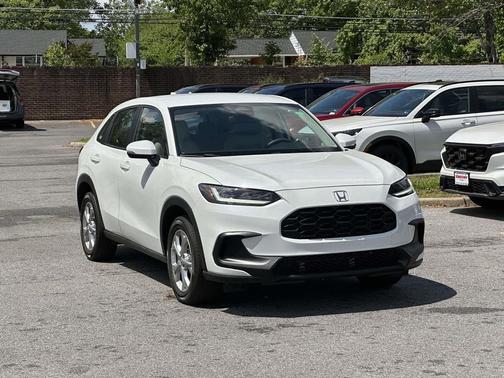 Platinum White Pearl 2023 Honda HR-V LX