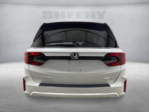 Platinum White Pearl 2026 Honda Odyssey Touring