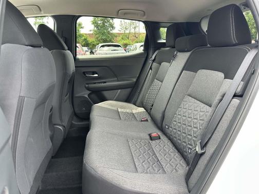 Fresh Powder 2025 Nissan Kicks SV