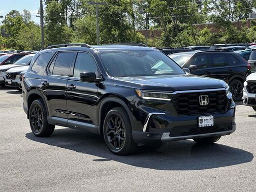 Crystal Black Pearl 2025 Honda Pilot Touring 8-Passenger