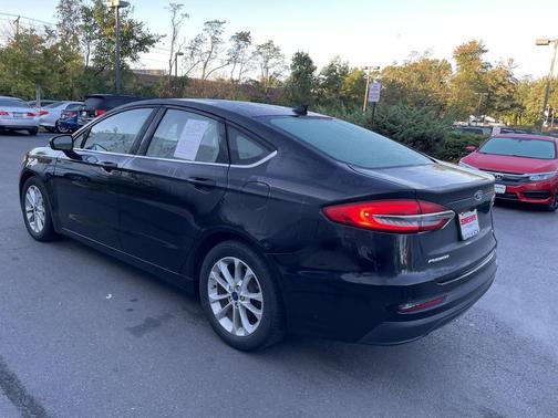 2020 Ford Fusion SE