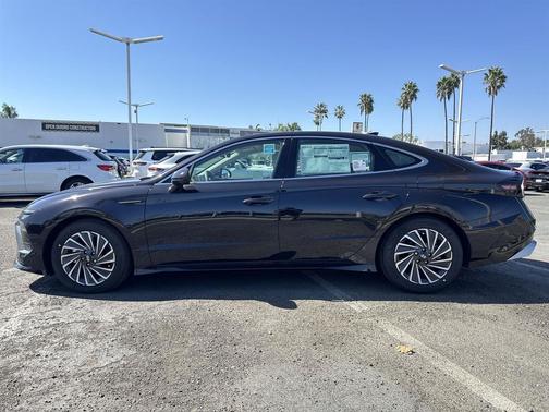 2025 Hyundai SONATA Hybrid Limited