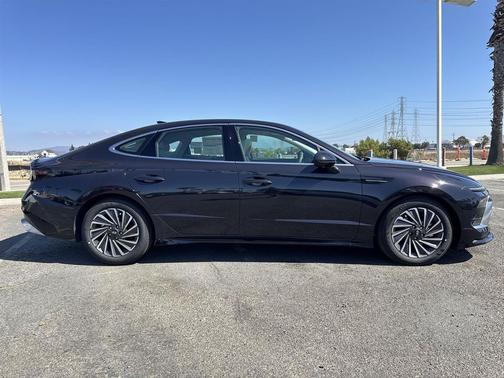 2025 Hyundai SONATA Hybrid Limited