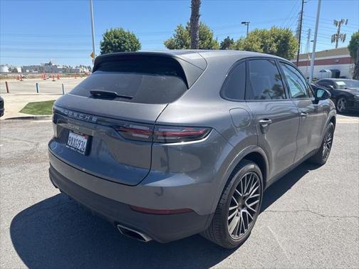 2022 Porsche Cayenne Base