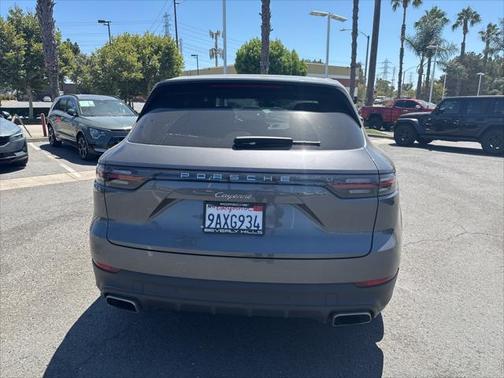 2022 Porsche Cayenne Base