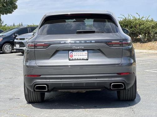 2022 Porsche Cayenne Base