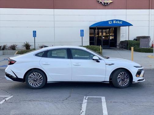 2025 Hyundai SONATA Hybrid SE