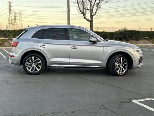 2023 Audi Q5 45 S line Premium