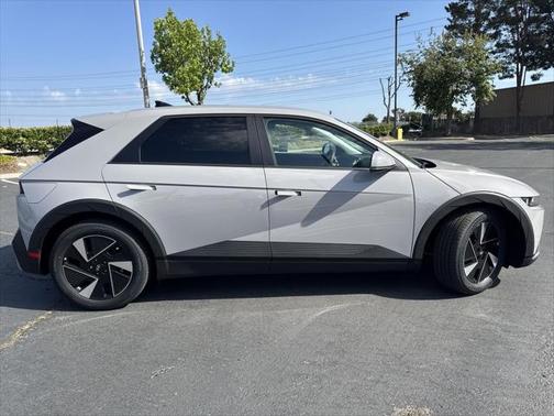 2025 Hyundai IONIQ 5 SE