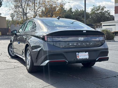 2025 Hyundai SONATA SE