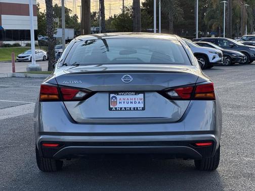 2022 Nissan Altima S FWD