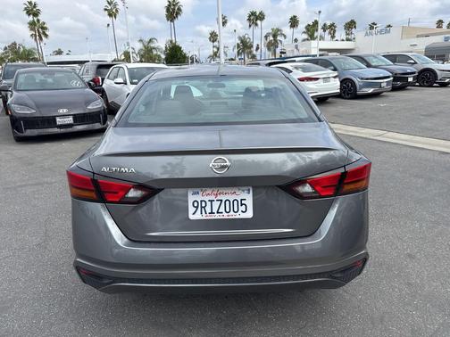 2022 Nissan Altima S FWD