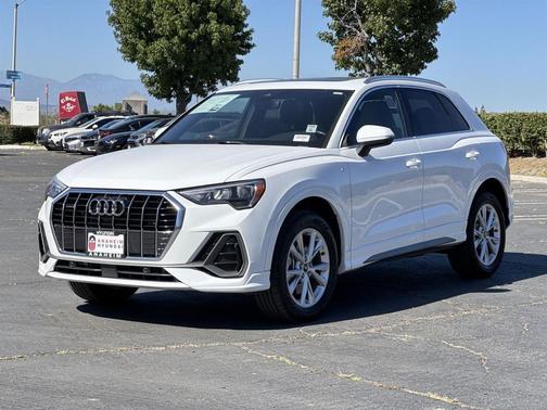 2022 Audi Q3 45 S line Premium