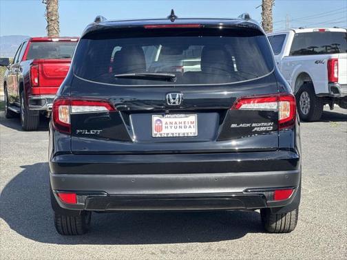 2022 Honda Pilot AWD Black Edition