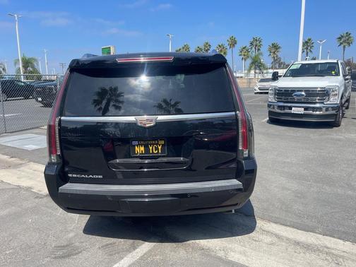 2019 Cadillac Escalade ESV Premium Luxury