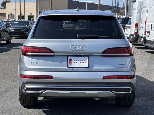 2024 Audi Q7 45 Premium Plus
