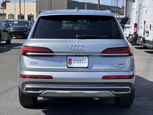 2024 Audi Q7 45 Premium Plus
