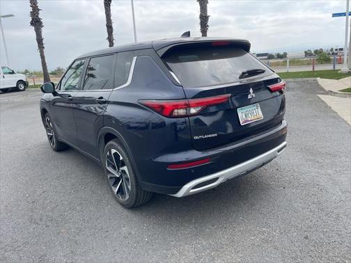 2023 Mitsubishi Outlander SE Black Edition 2WD