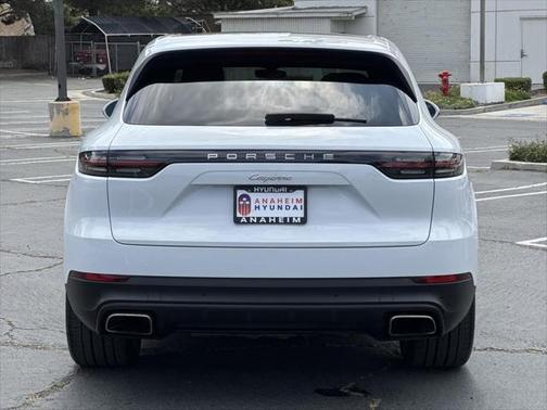 2022 Porsche Cayenne Base