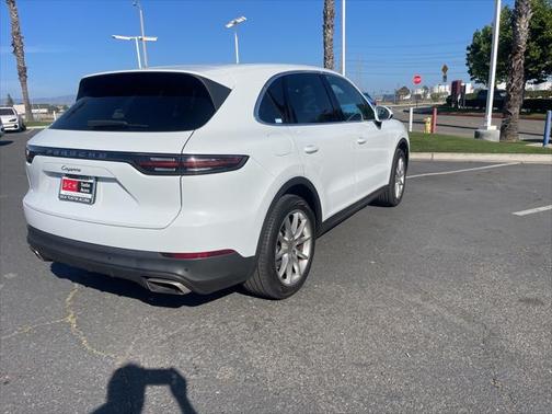 2022 Porsche Cayenne Base