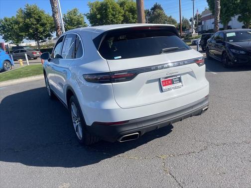 2022 Porsche Cayenne Base