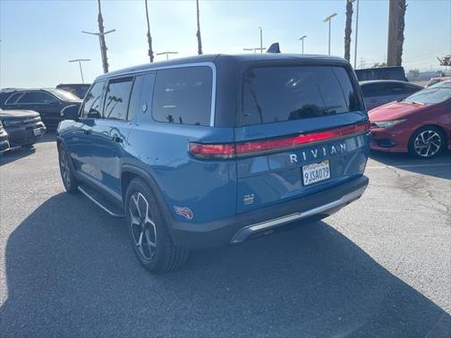2023 Rivian R1S Adventure