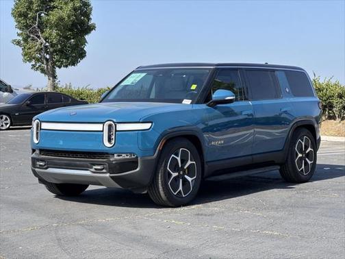 2023 Rivian R1S Adventure