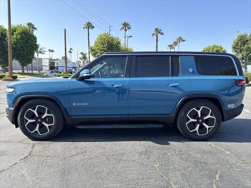 2023 Rivian R1S Adventure