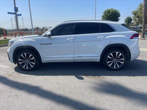 2022 Volkswagen Atlas Cross Sport 3.6L V6 SEL Premium R-Line