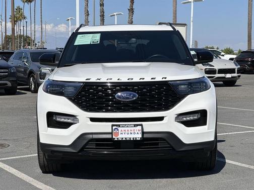 2024 Ford Explorer ST-Line