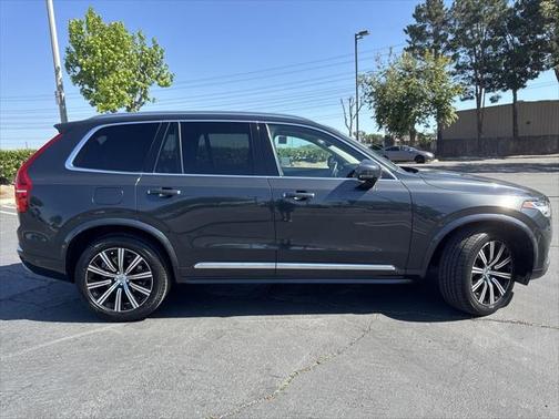 2022 Volvo XC90 T6 Inscription