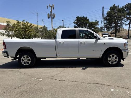2022 RAM 2500 Big Horn Crew Cab 4x4 8' Box