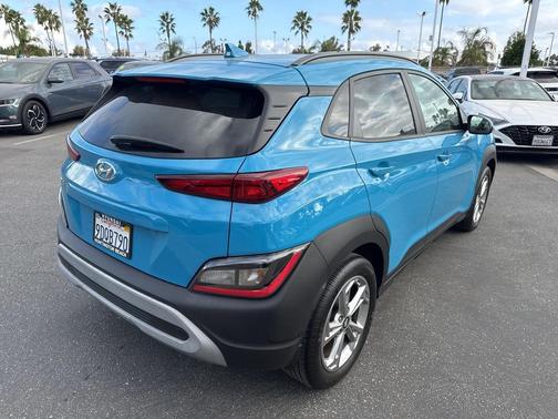 2023 Hyundai KONA SEL