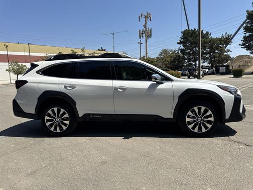 2025 Subaru Outback Touring XT
