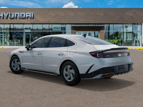 2025 Hyundai SONATA SE