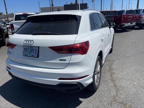 2023 Audi Q3 Premium 45 TFSI S line quattro Tiptronic