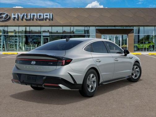 2025 Hyundai SONATA SE