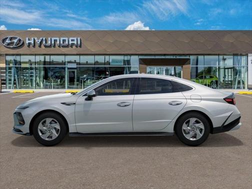 2025 Hyundai SONATA SE