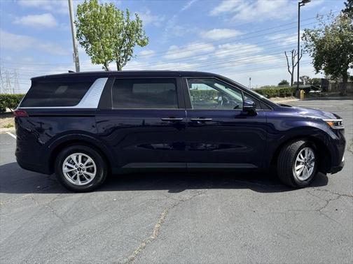 2022 Kia Carnival LXS