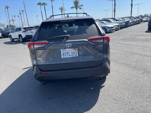 2020 Toyota RAV4 LE