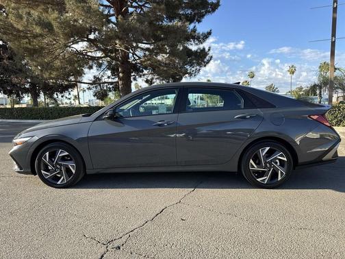 2025 Hyundai ELANTRA HEV SEL Sport