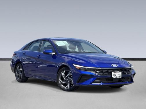 2025 Hyundai ELANTRA SEL