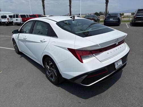 2025 Hyundai ELANTRA SEL