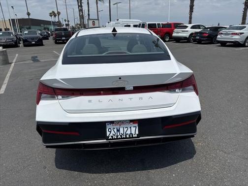 2025 Hyundai ELANTRA SEL