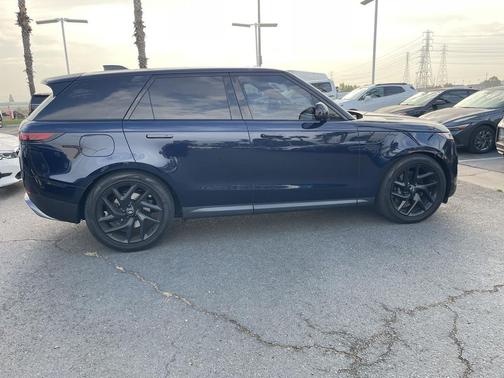 2023 Land Rover Range Rover Sport SE