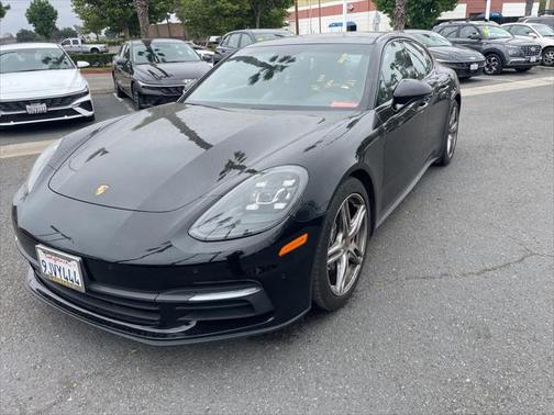 2018 Porsche Panamera 4