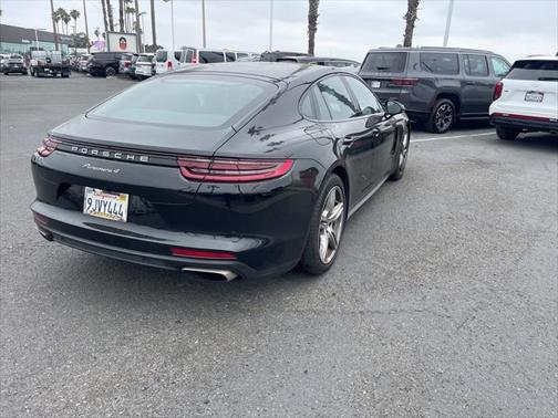 2018 Porsche Panamera 4