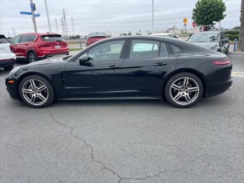 2018 Porsche Panamera 4